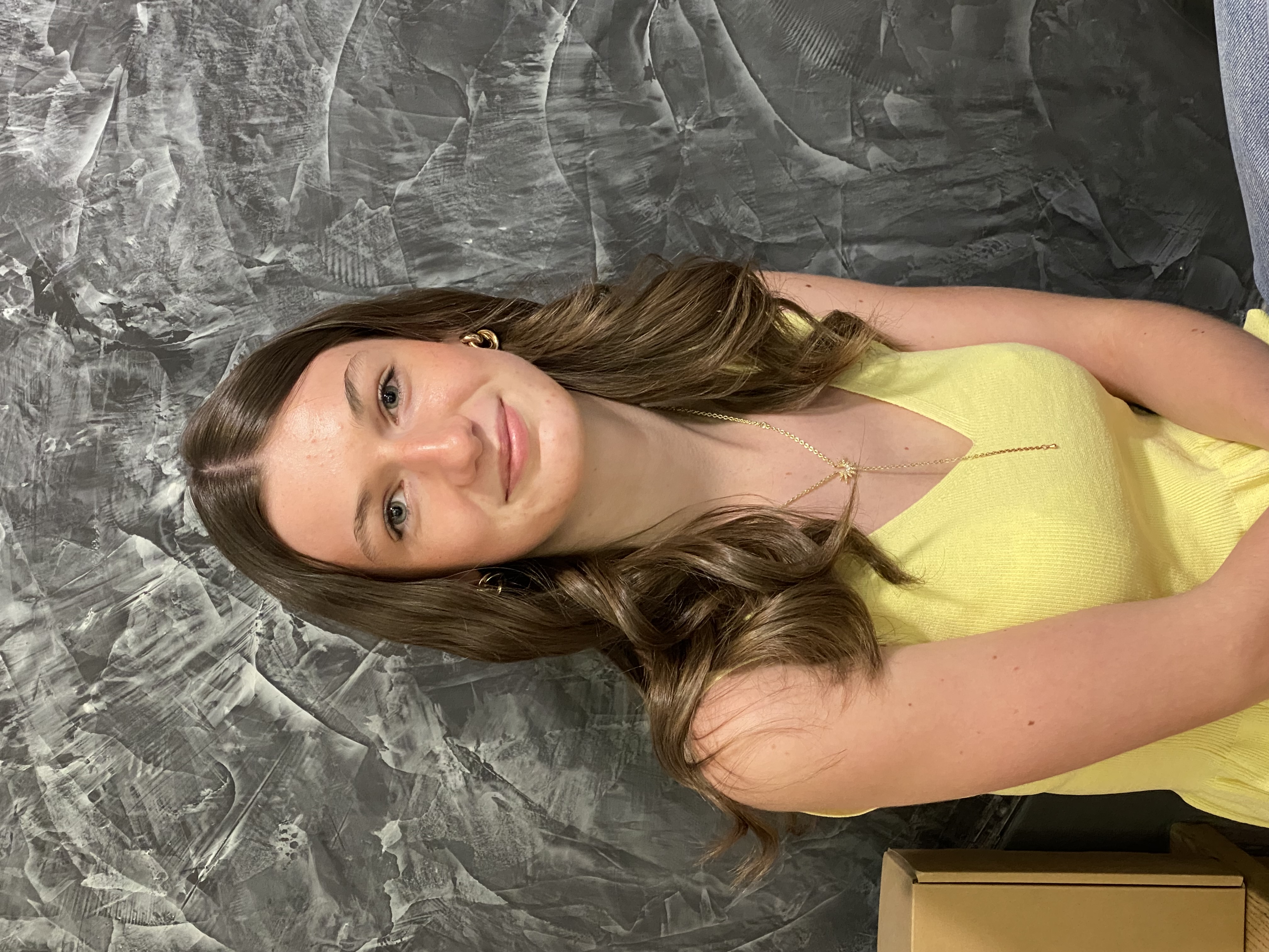 Laura — Divinaura Coiffure Épinal