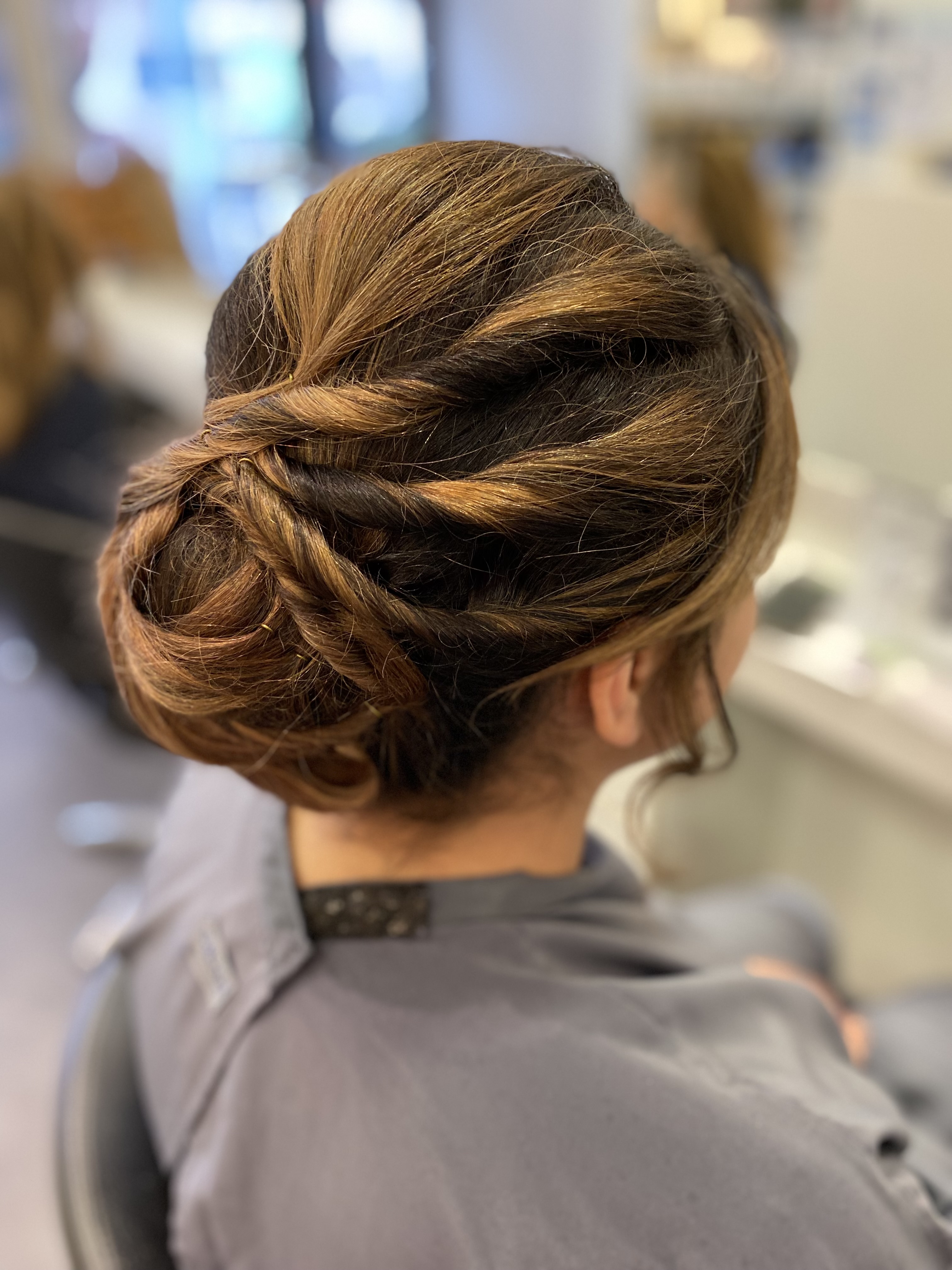 Chignon tressé — Réalisation Divinaura Coiffure Épinal